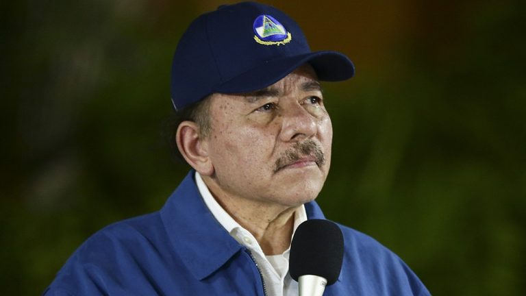 Ortega arma un «circo» con juicio de opositores presos